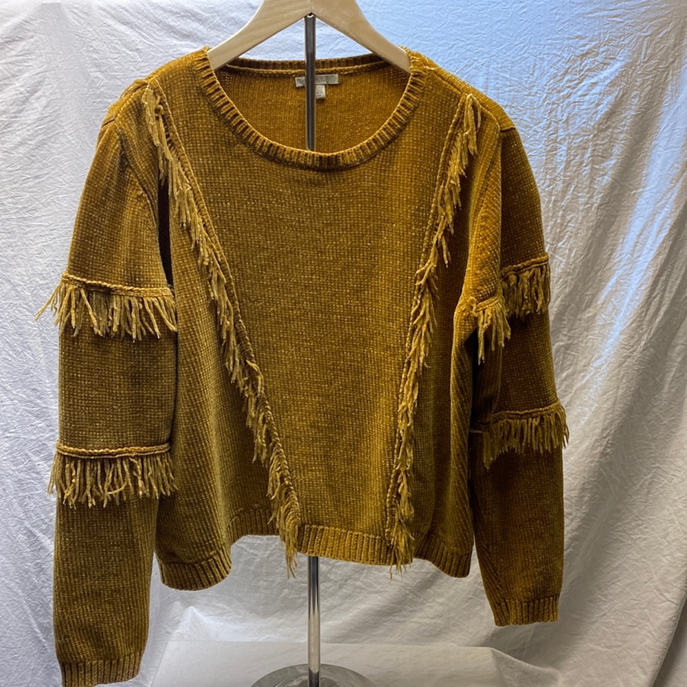 Established 1946 sweater. Gold size L